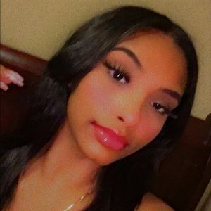 Meet your Posher, Eliza